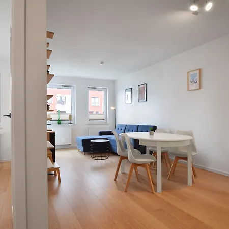 Rentplanet - Cztery Pory Roku 코워브제크