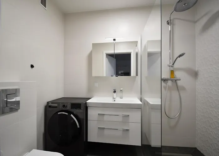 Rentplanet - Cztery Pory Roku 코워브제크